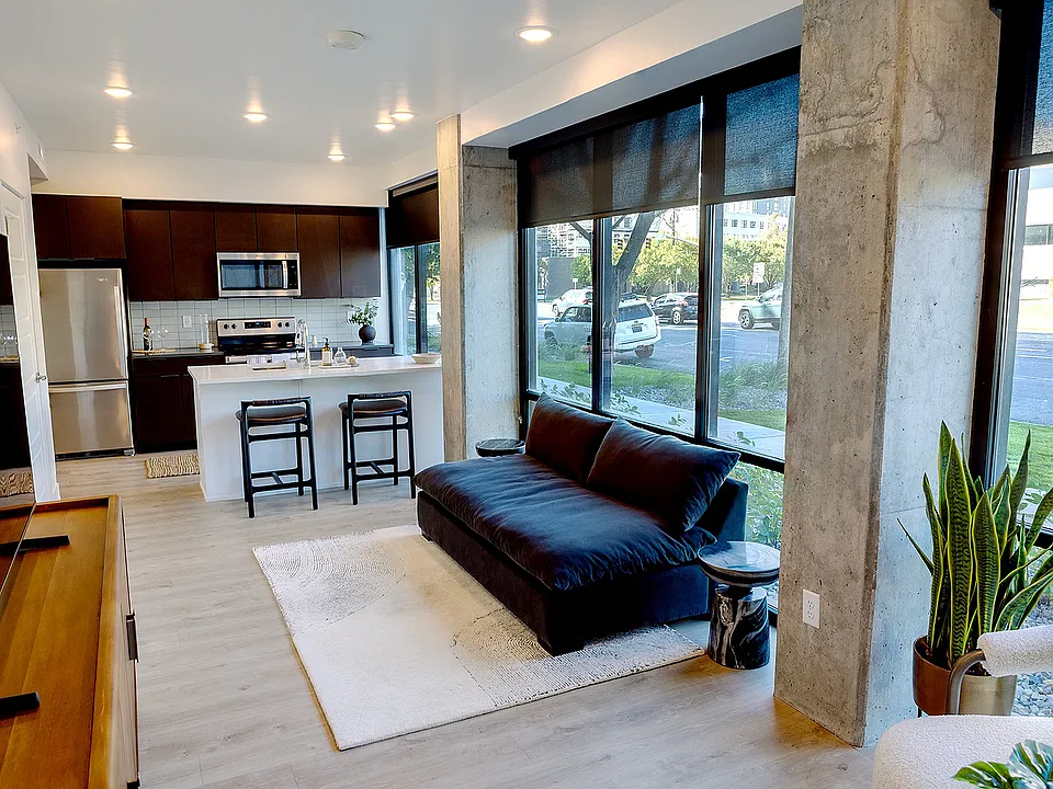 the_citizen_townhome_livingroom2