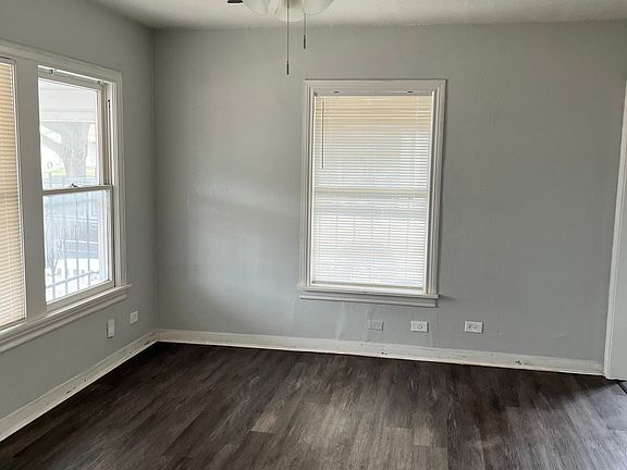 5th image of 231 Drake Ave