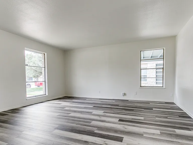 451 Kate Schenck Ave — Photo 5
