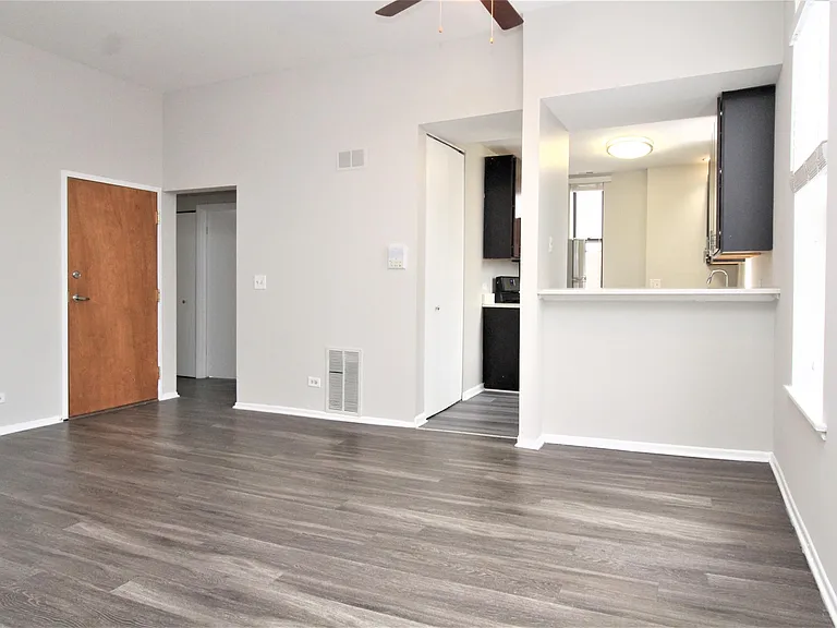 807 W Willow St #2D — Photo 11