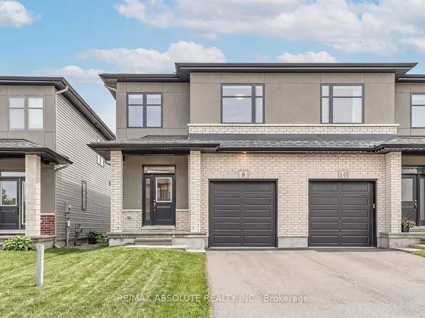 8 Taber St, Carleton Place, ON K7C 0H2