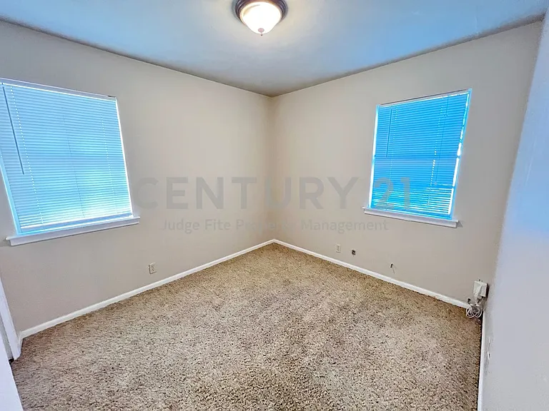 3909 Atlas Dr — Photo 10