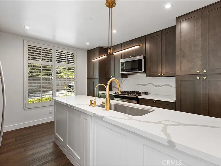 106 Breakers Ln — Photo 16