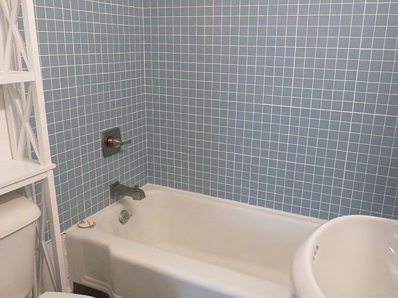 5th image of 2516 2nd Ave S #2