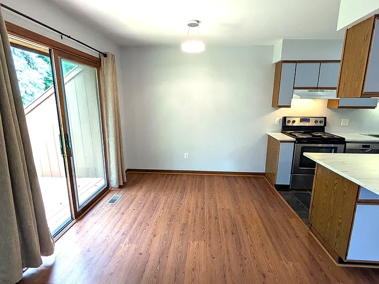 599 Echo Ct — Photo 10