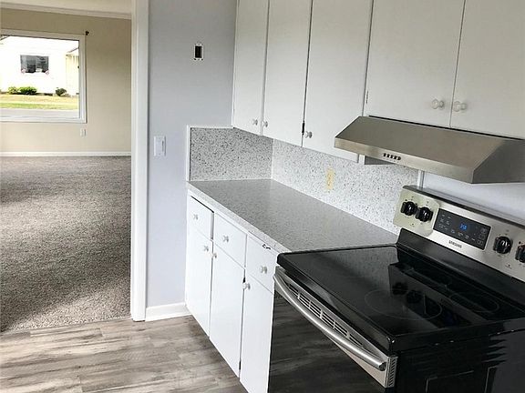 4th image of 102 Eklund Ave