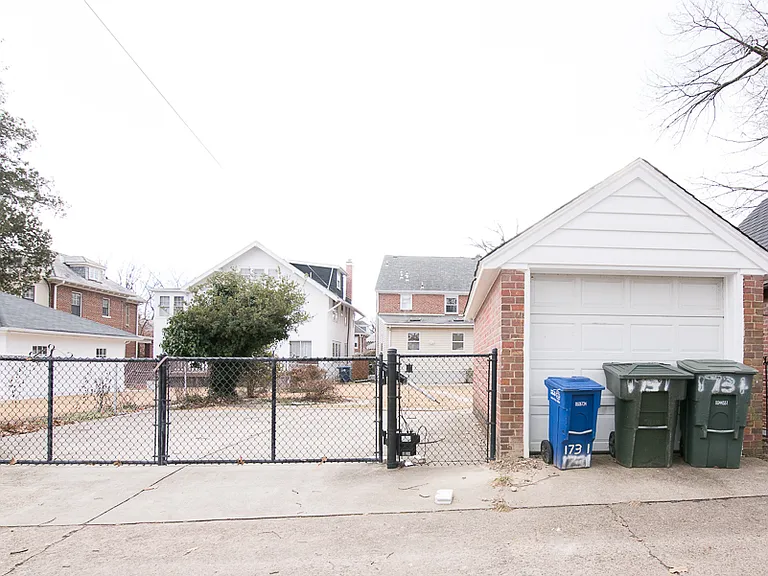 1731 Taylor St NW — Photo 29