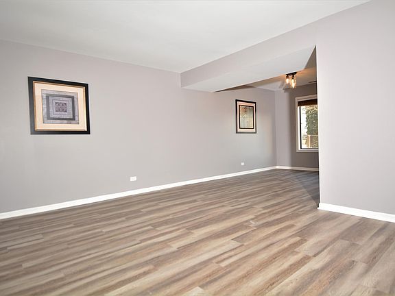 2nd image of 171 W Fullerton Ave