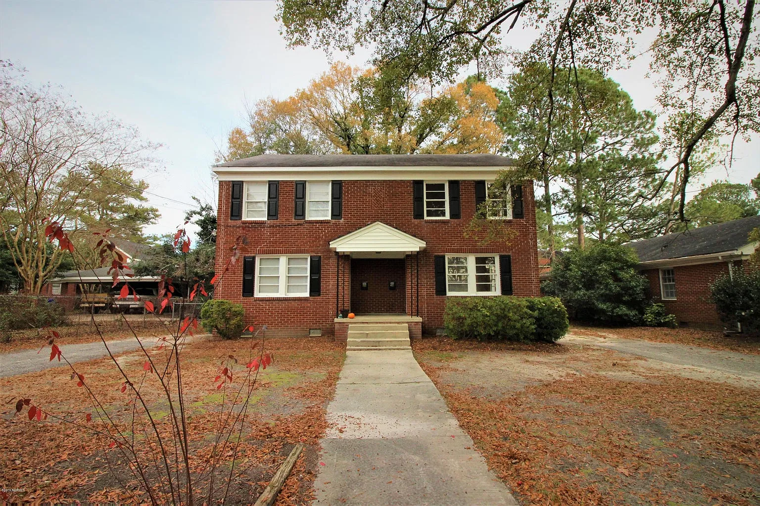 3 bed, 1250 sqft, $1,300 — Photo 1