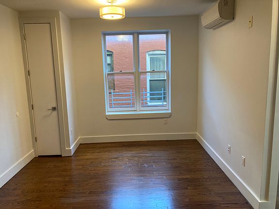 3rd image of 315 Woodbine St APT 2R