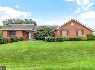 11933 N Woodlea Dr, Waynesboro, PA 17268