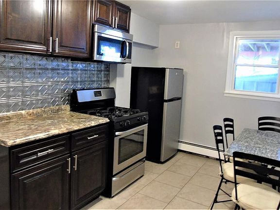 2nd image of 655 Warburton Ave #1
