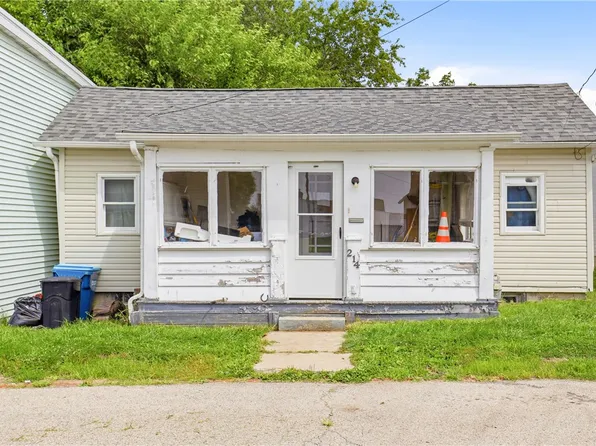 214 W Vine St, Mount Pleasant, PA 15666