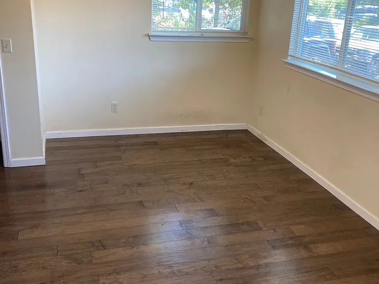 915 Craig Pl — Photo 10