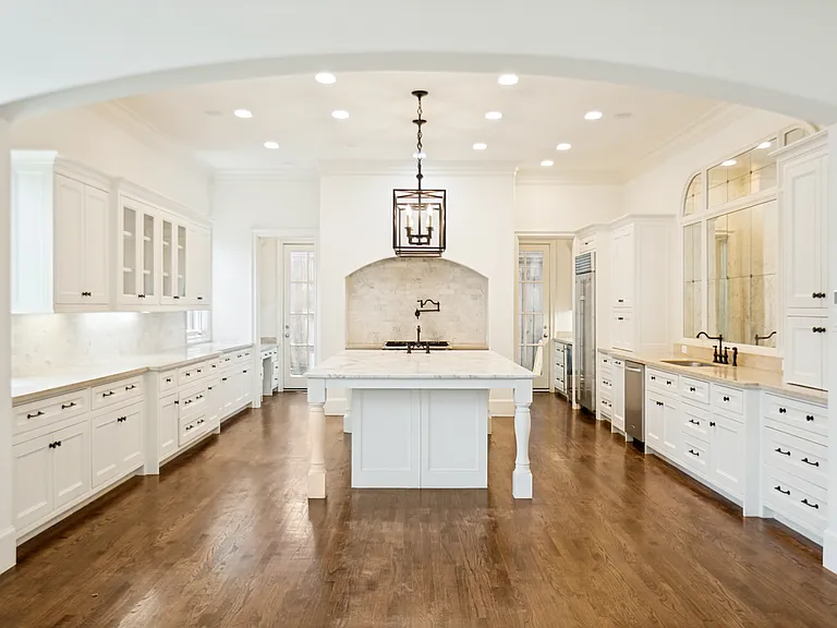 3614 Edgewater Dr — Photo 8