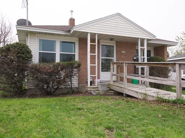 2209 15th Ave, Menominee, MI 49858