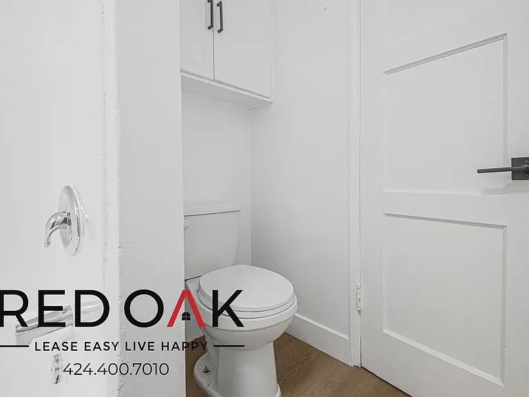 1030 Menlo Ave #17 — Photo 12