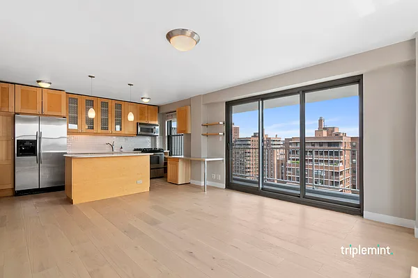 Sold by Triplemint | media 8