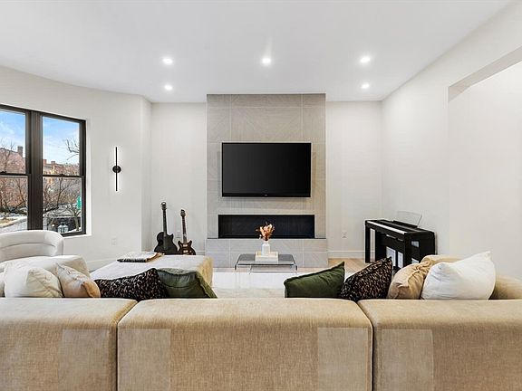 5th image of 382 Commonwealth Ave APT 24