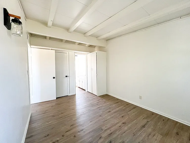 6067 Abronia Ave — Photo 8