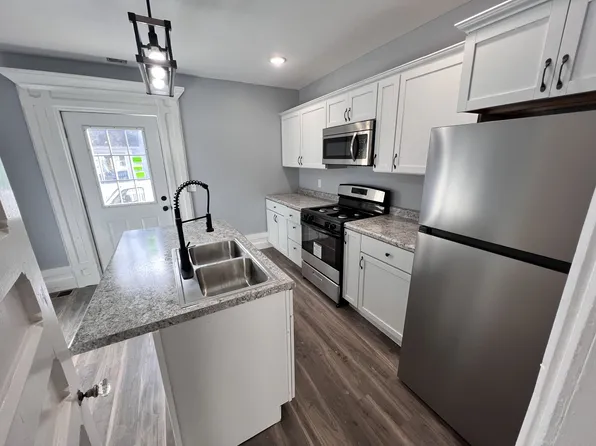 417 S Sheldon St, Charlotte, MI 48813