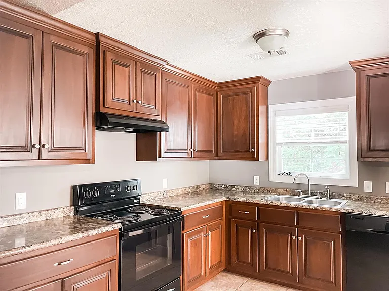 1628 Oxford Pl — Photo 13