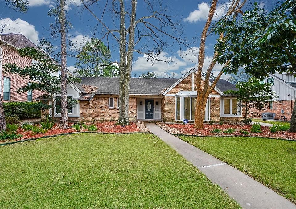 1st image of 5135 Loch Lomond Dr