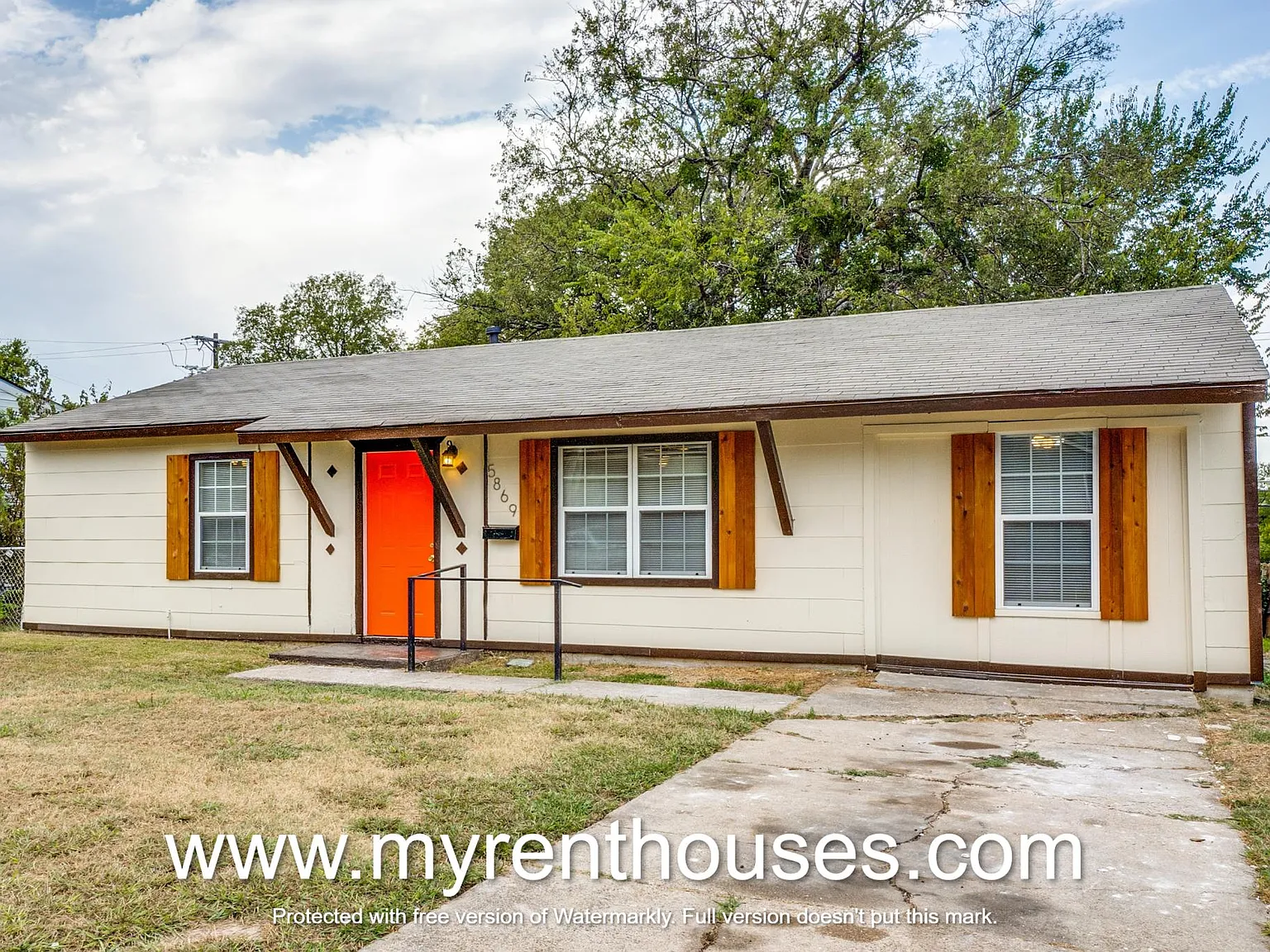 4 bed, 1396 sqft, $1,700 — Photo 2