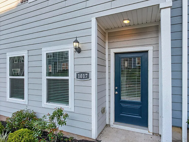 1017 Glen Marcus Dr — Photo 2