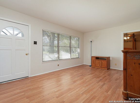 4th image of 1523 Arroya Vista Dr