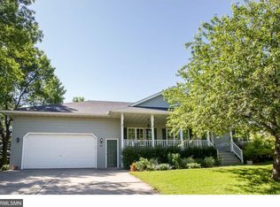 585 Cedar Cir, Annandale, MN 55302