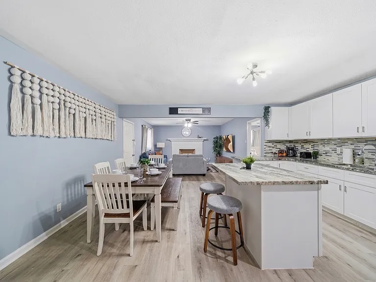 5722 W 43rd St — Photo 13