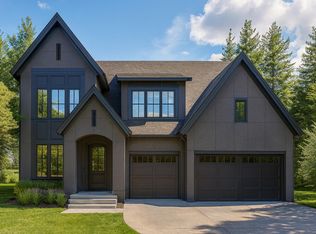 5250 Polaris Ln N, Plymouth, MN 55446