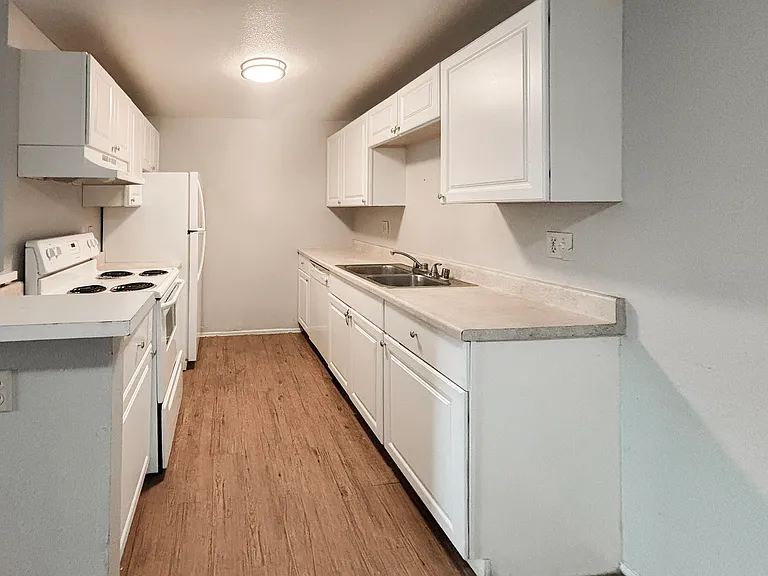389 S Lincoln Ave #11 — Photo 3