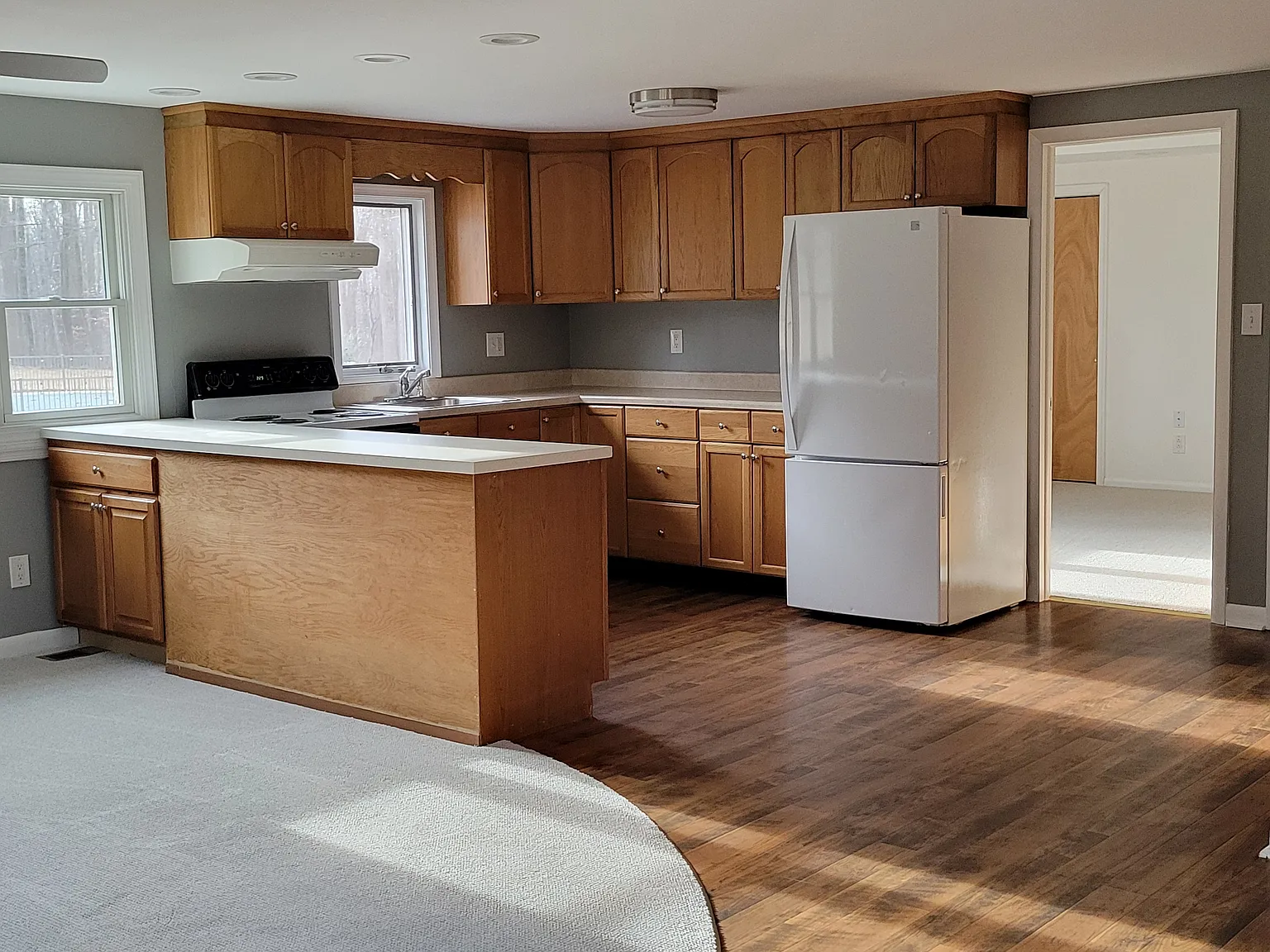 2 bed, 1.5 bath, 1026 sqft, $1,875 — Photo 3