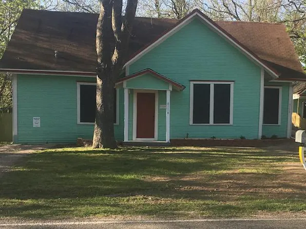 811B Bishop St, Commerce, TX 75428