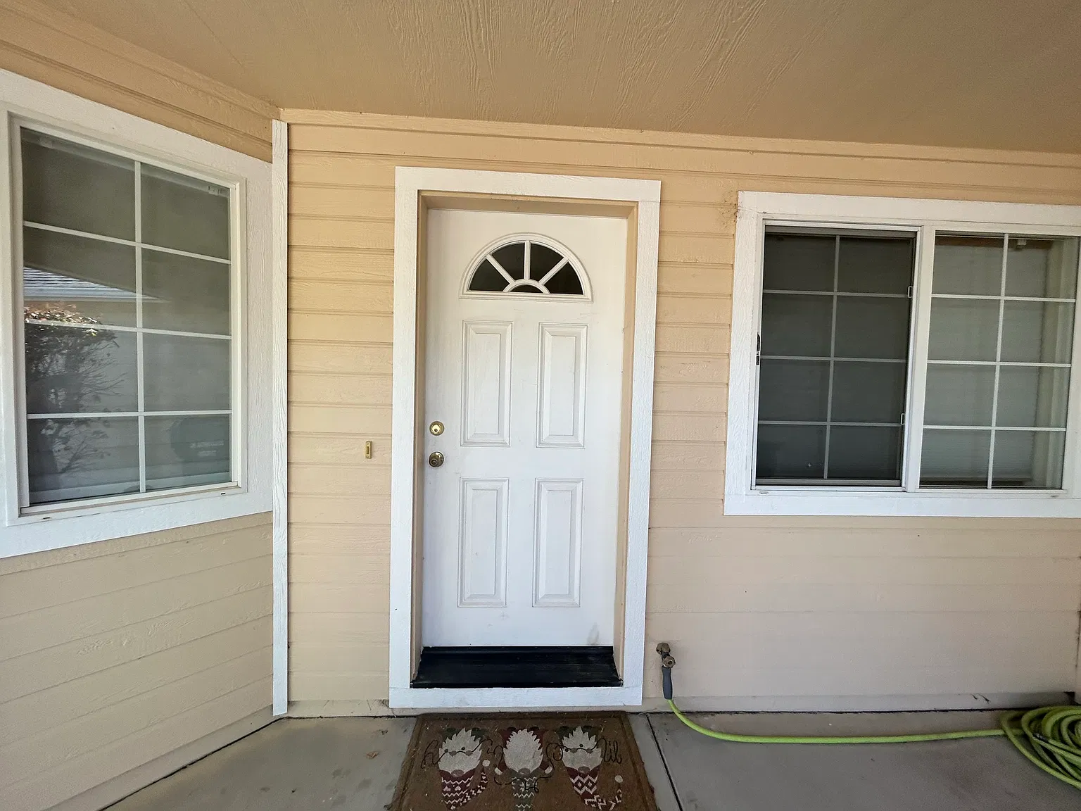 3 bed, 1252 sqft, $2,000 — Photo 2