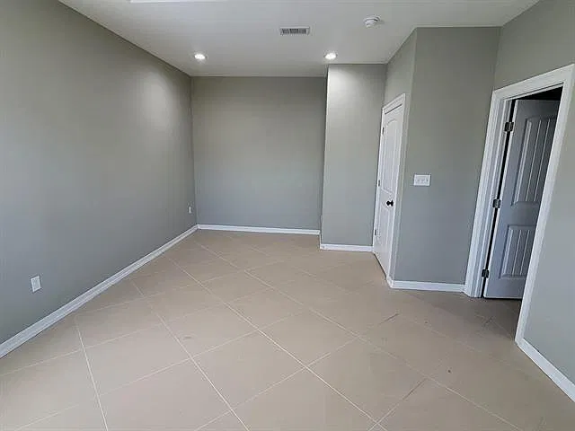 3 bed, 3.0 bath, 1667 sqft, $2,495 — Photo 2