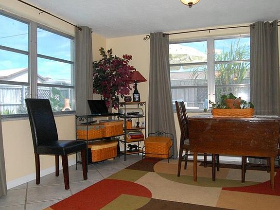 5th image of 5429 Casino Dr