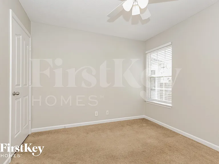 869 Maricopa Dr — Photo 12