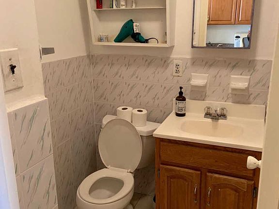 4th image of 254 S 10th St APT 4