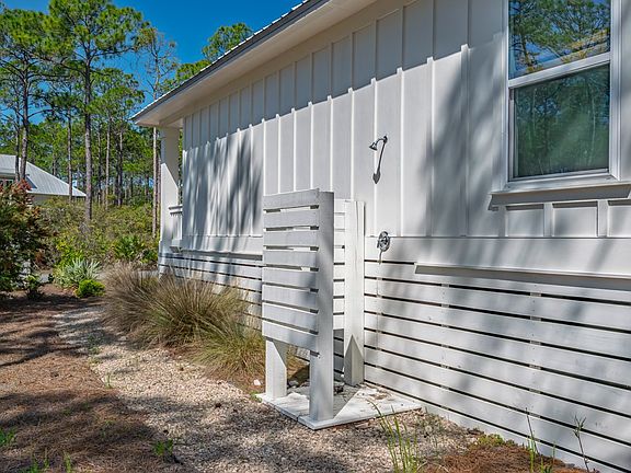 5th image of 107 Tree House Cir
