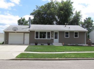 2325 Blake Rd, Minot, ND 58703