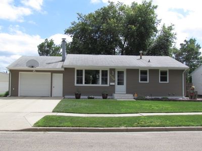 2325 Blake Rd, Minot, ND, 58703