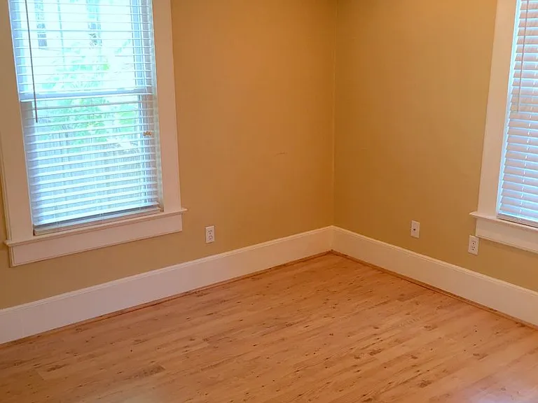 406 Maple St — Photo 3