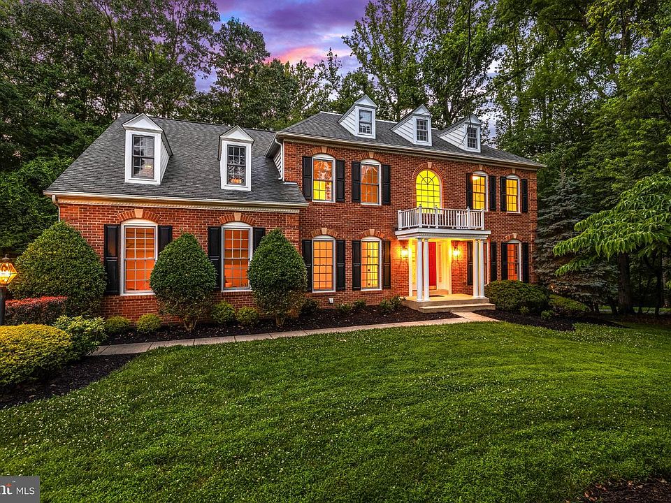 1st image of 4 Falling Water Ct