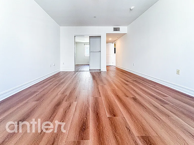 1241 S Sherbourne Dr #GPH4 — Photo 14