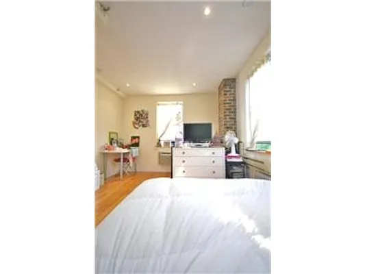 Rented by Aclawrence | media 35