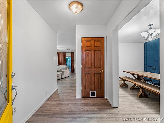 4th image of 704 2nd St