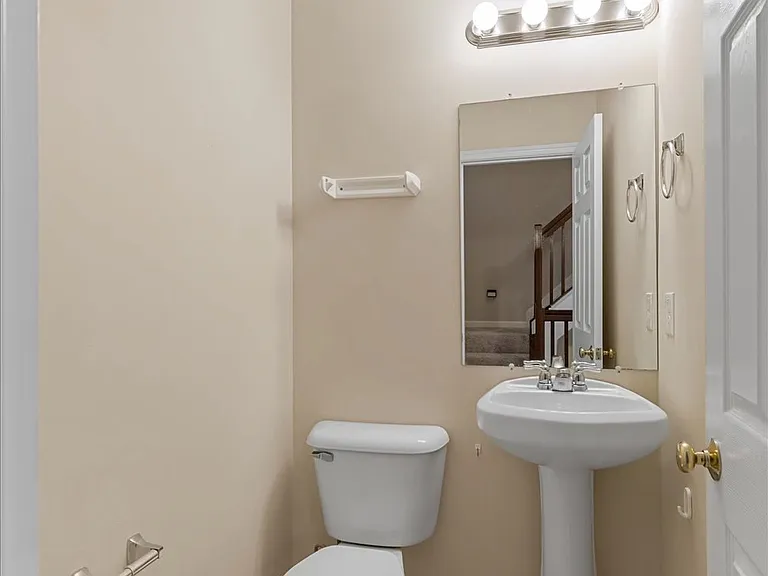 233 Thrush Dr — Photo 15